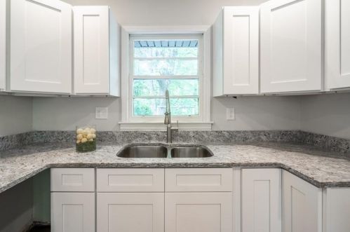 2350 Manor Ave, Atlanta GA  30344-1028 exterior