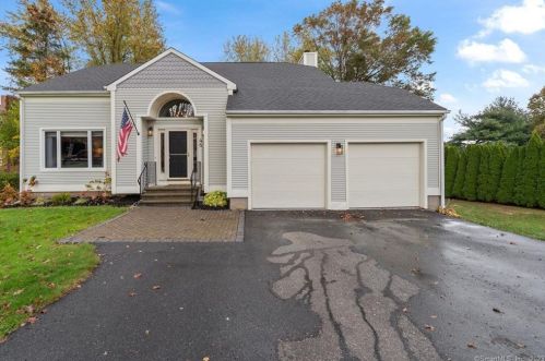 46 Spring Brook Dr, Middletown, CT 06457-2173
