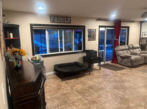 3171 Royal Ave, Simi Valley, CA 93065-3954