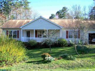 19 Deer Path Rd, Bybee, VA 22963-3012