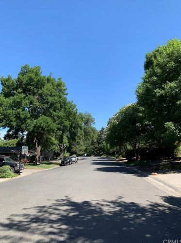 37 Lawnwood Dr, Chico, CA 95926-2016