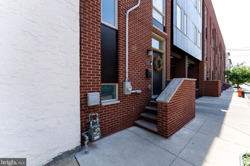 2341 Gordon St, Philadelphia PA 19132-4632 exterior