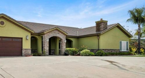 1020 Pahls Way, Ramona, CA 92065-1220