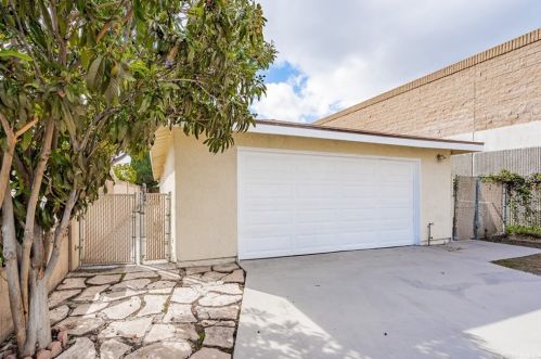 13581 Bowen St, Garden Grove, CA 92843-3223