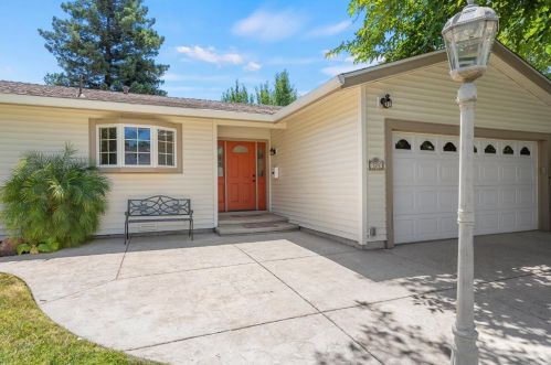 324 Del Oro Ave, Davis, CA 95616-0417