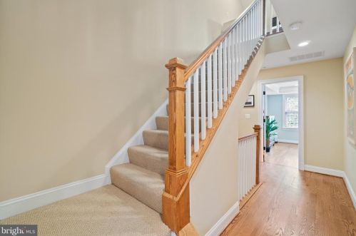 8916 Ct Way, Silver Spring MD 20910-2276 exterior