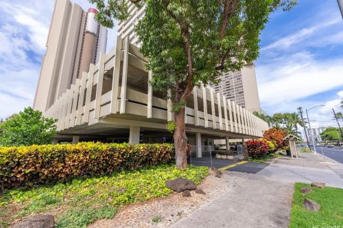 2525 Date St, Honolulu HI  96826-5437 exterior