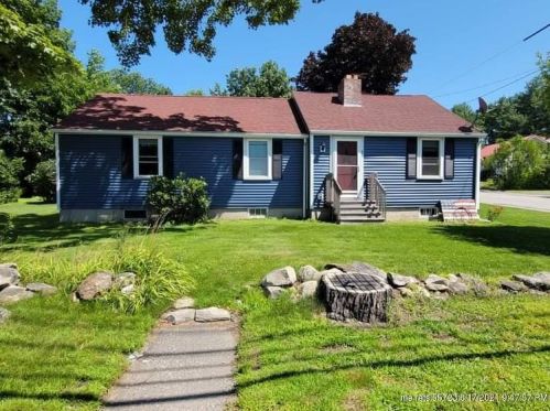 39 Hospital St, Augusta, ME 04330-6517