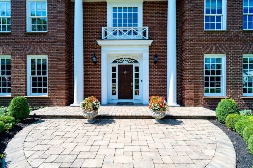 7654 Coldstream Woods Dr, Cincinnati, OH 45255-3928