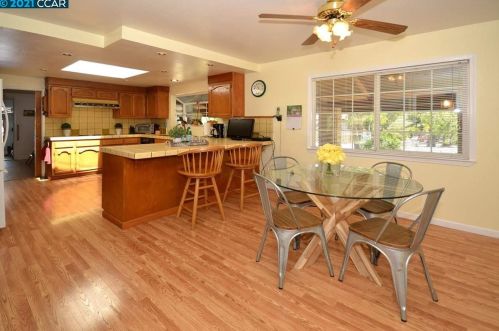 757 Slater Ave, Concord CA  94523-2576 exterior