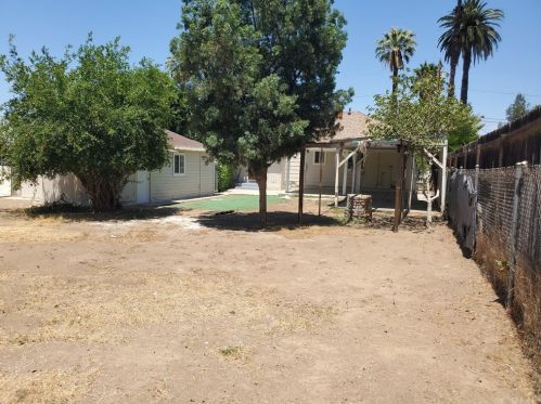 1864 Illinois Ave, Riverside CA  92507-5419 exterior