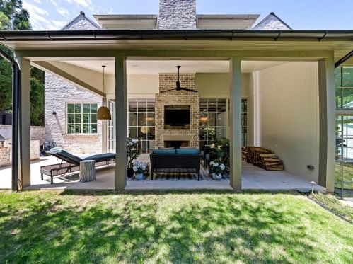 2303 Havenridge Dr, Atlanta GA  30305-4014 exterior