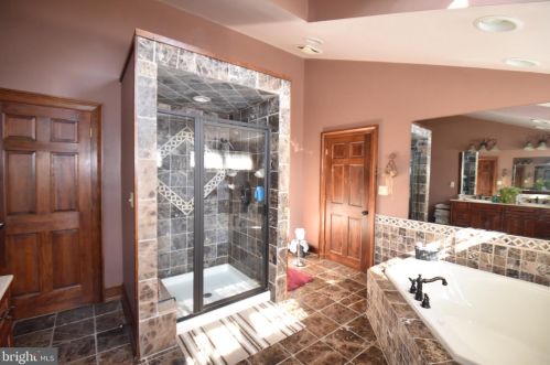 701 Rutt Rd, Bangor PA 18013-9602 exterior