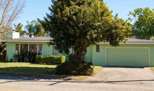 840 Concha Loma Dr, Carpinteria, CA 93013-2540