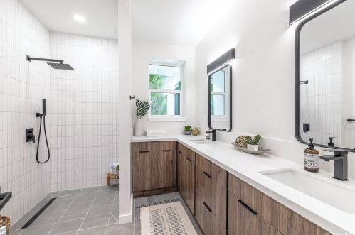 5435 Halapepe St, Honolulu HI  96821-1719 exterior