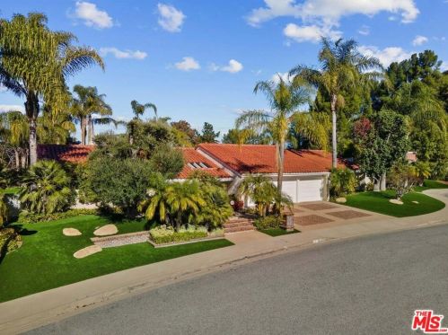 23675 Park Andorra, Calabasas, CA 91302-1761