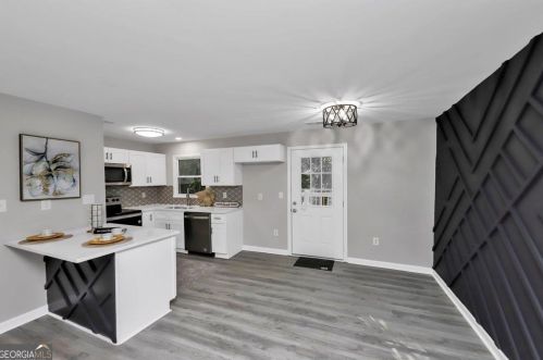 2260 Baywood Dr, Atlanta GA  30315-6534 exterior