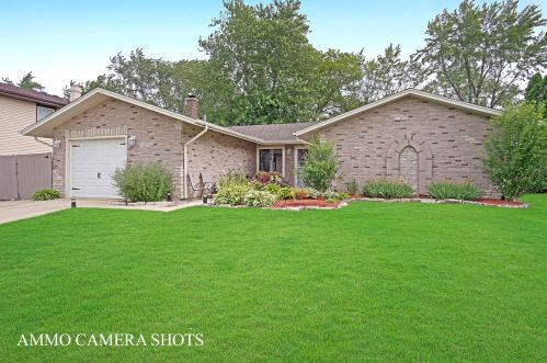 263 Evergreen Ln, Hanover Park, IL 60108-1815