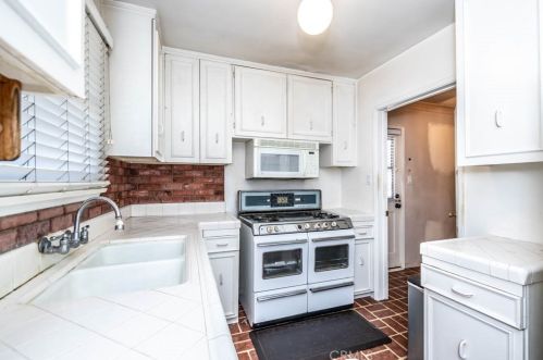 1704 Edna Dr, Santa Ana CA 92706-2424 exterior