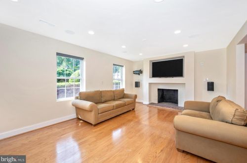 1306 Leister Dr, Silver Spring MD 20904-1547 exterior