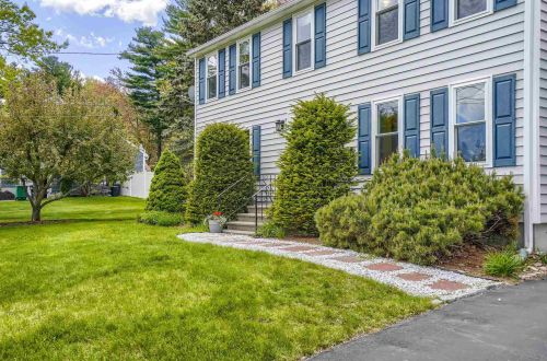 16 Dunlap Dr, Nashua, NH 03064-1188