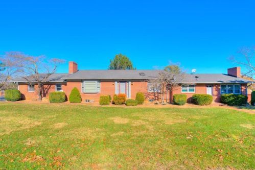 1125 Well St, Snowville, VA 24301-4031