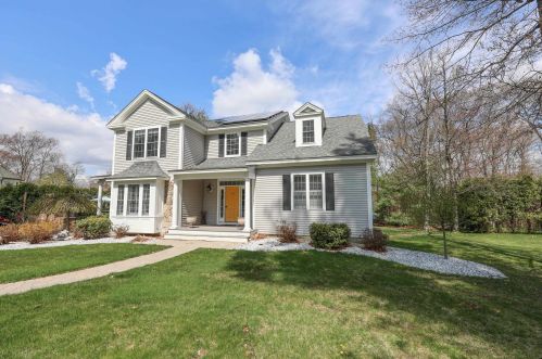 16 Welch Rd, Londonderry, NH 03053-2406