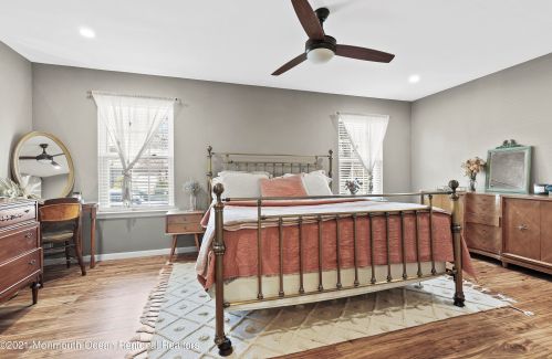 64 Redwood Dr, Tinton Falls NJ  07712-8702 exterior