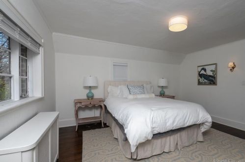 4 Jarvis St, Norwalk CT  06851-2824 exterior