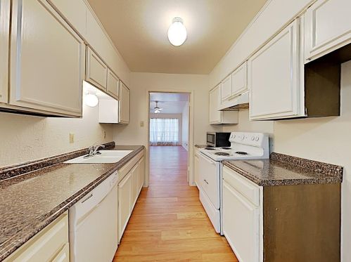 13736 Flagstone Ln, Dallas TX  75240-5823 exterior