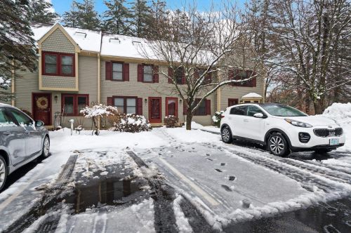 33 Bartemus Trl, Nashua, NH 03063-7600