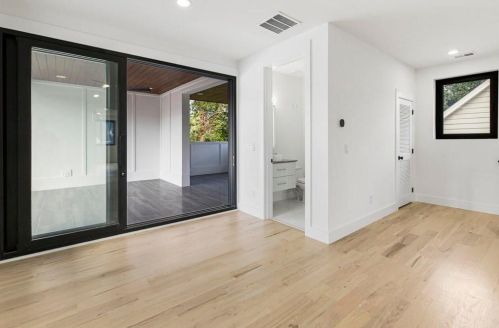 2374 Logan Cir, Atlanta GA  30318-2855 exterior