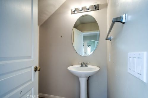 2 Altezza, Irvine CA  92606-8909 exterior