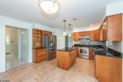 69 Lawrence Rd, Dover NJ  07869-3100 exterior