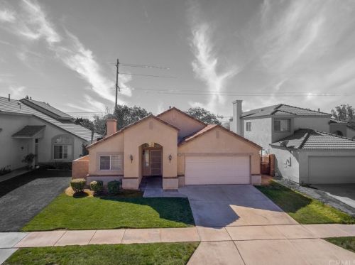 725 Manzanita St, Bloomington, CA 92316-4142