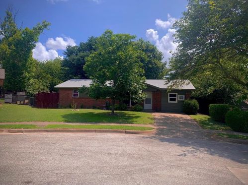 4700 Dee Ct, Fort Worth, TX 76135-1905