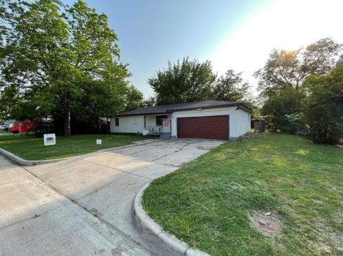 3800 Knox St, Fort Worth TX  76119-4819 exterior