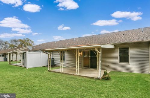 11 Mel Ron Ct, Carlisle PA  17015-8406 exterior