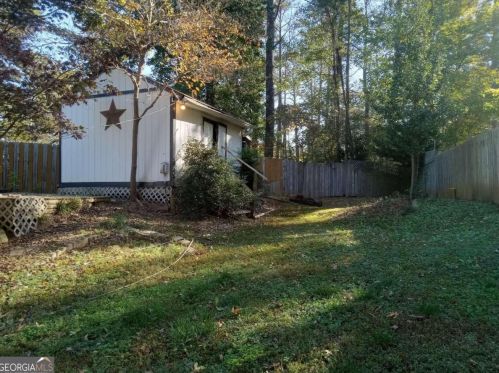 90 Cumberland Dr, Rex GA 30273-1800 exterior