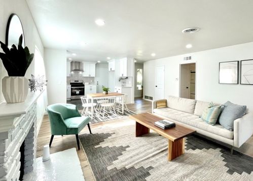 2525 Raitt St, Santa Ana CA 92703-3666 exterior