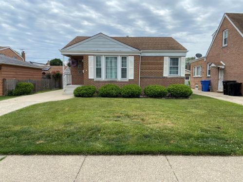 7449 Ardmore Ave, Chicago, IL 60631-3030