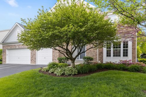 24707 Woodstock Dr, Plainfield, IL 60585-5210