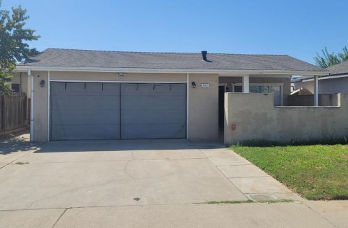 522 Morgan St, Manteca, CA 95336-3760