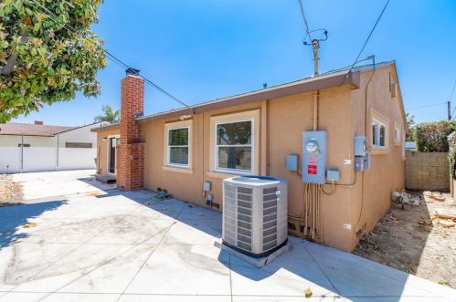 2949 Bridgeport Ave, Anaheim CA  92804-2049 exterior