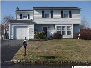 2 Meadow Ct, Hazlet, NJ 07730-1420