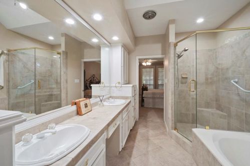28 Wedgewood Blvd, Conroe TX  77304-1349 exterior