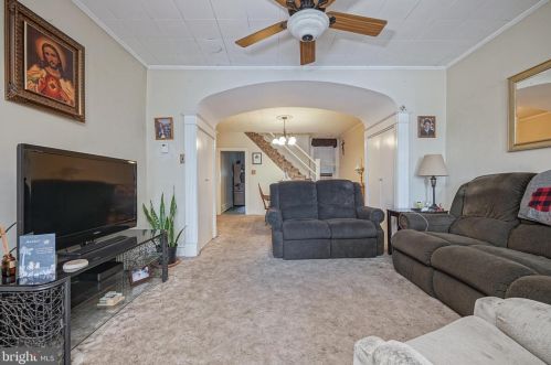 5724 Jackson St, Philadelphia PA  19148-2930 exterior