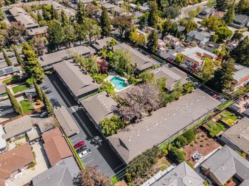 99 Middlefield Rd, Mountain View CA  94043-3858 exterior