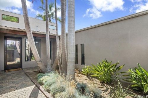 610 Hymettus Ave, Encinitas, CA 92024-2603