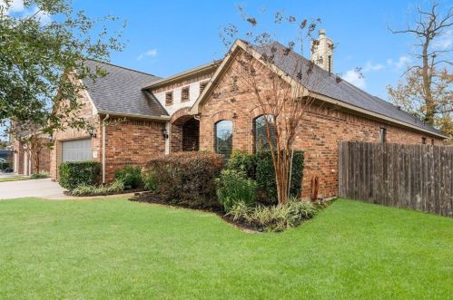 2042 Brodie Ln, Conroe TX  77301-7246 exterior